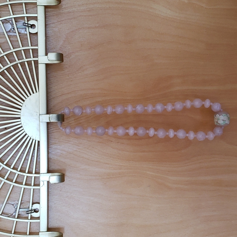 Vintage 60's Painted flower bead necklace Pink EUC Approx. 18 inches